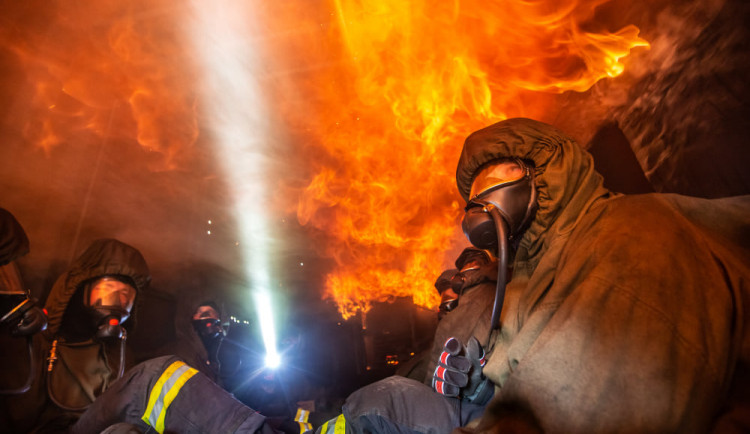 GALERIE: Hasiči trénovali ve FLASHOVER kontejneru