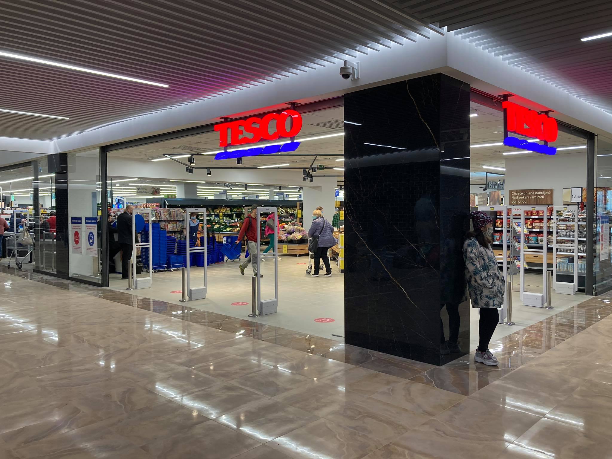 GALERIE: Po rekonstrukci otevřený obchodní dům Atrium