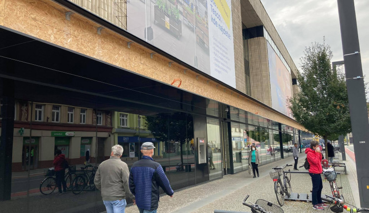 GALERIE: Po rekonstrukci otevřený obchodní dům Atrium