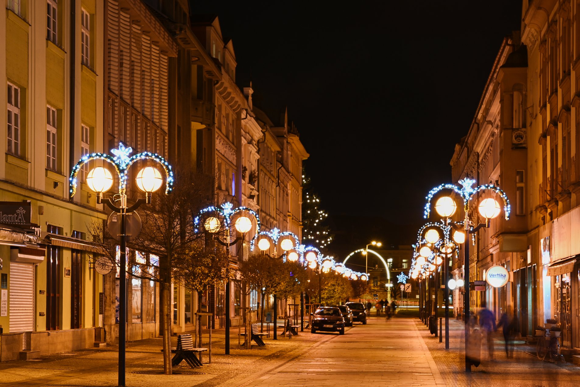 GALERIE: Vánočně osvícený Hradec Králové