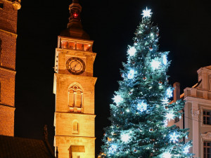 GALERIE: Vánočně osvícený Hradec Králové