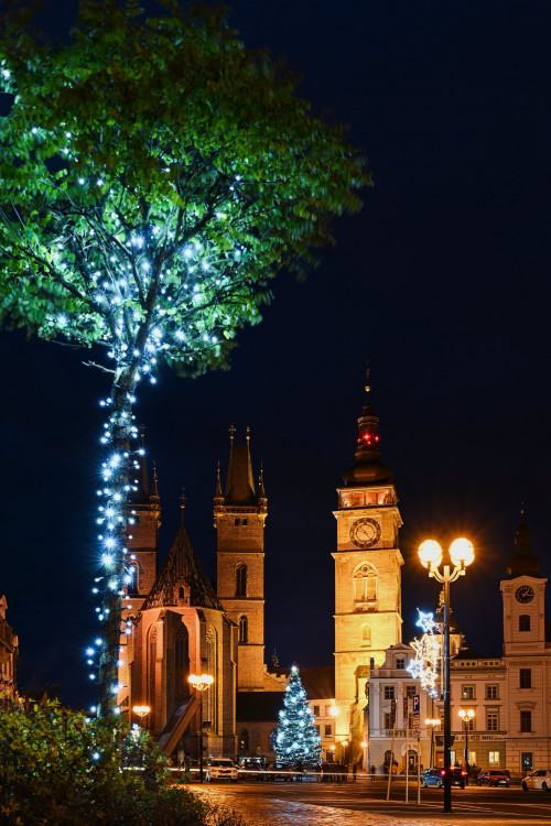 GALERIE: Vánočně osvícený Hradec Králové