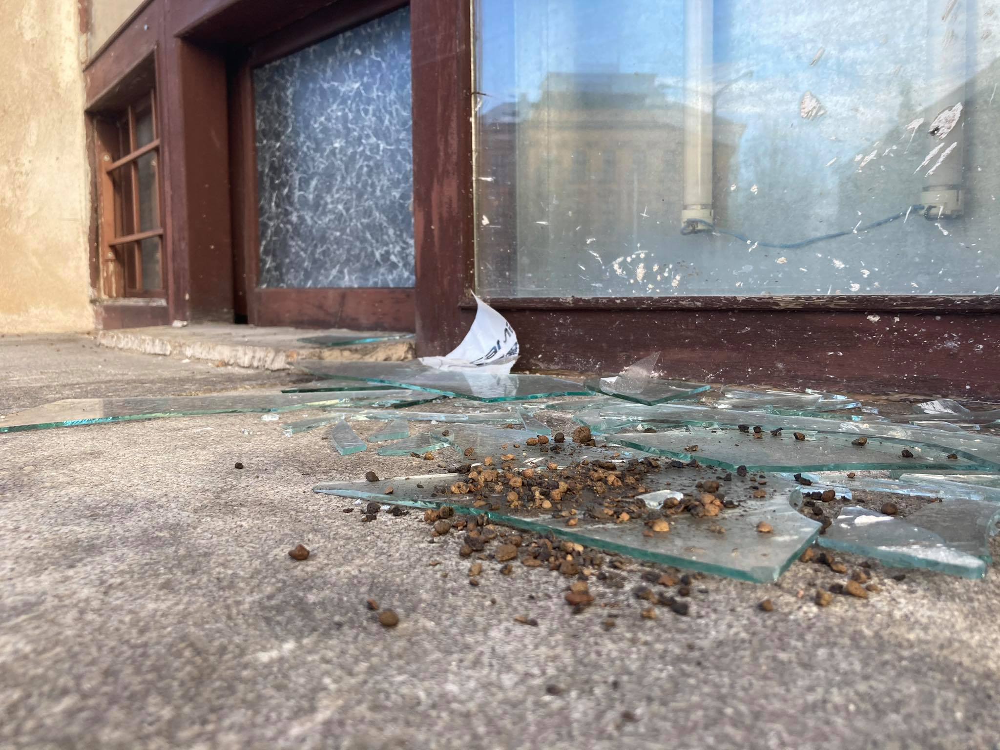 GALERIE: Rekonstrukce kiosků na Pražském mostě v Hradci Králové