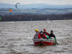 Záchrana kitesurfařů na Rozkoši