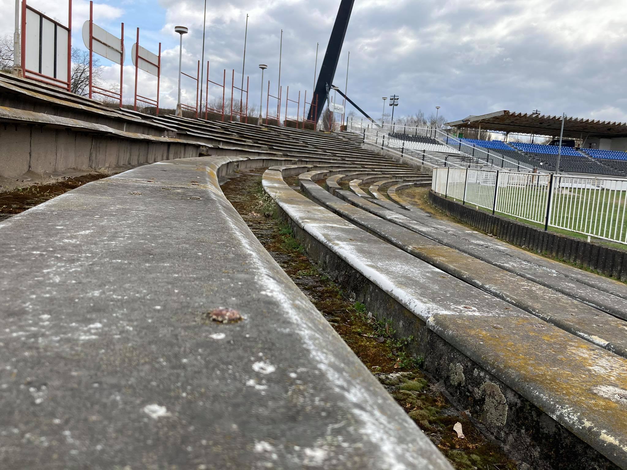 Starý fotbalový stadion v Hradci Králové
