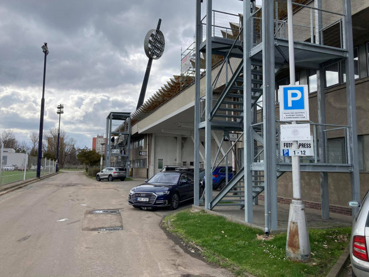 Starý fotbalový stadion v Hradci Králové