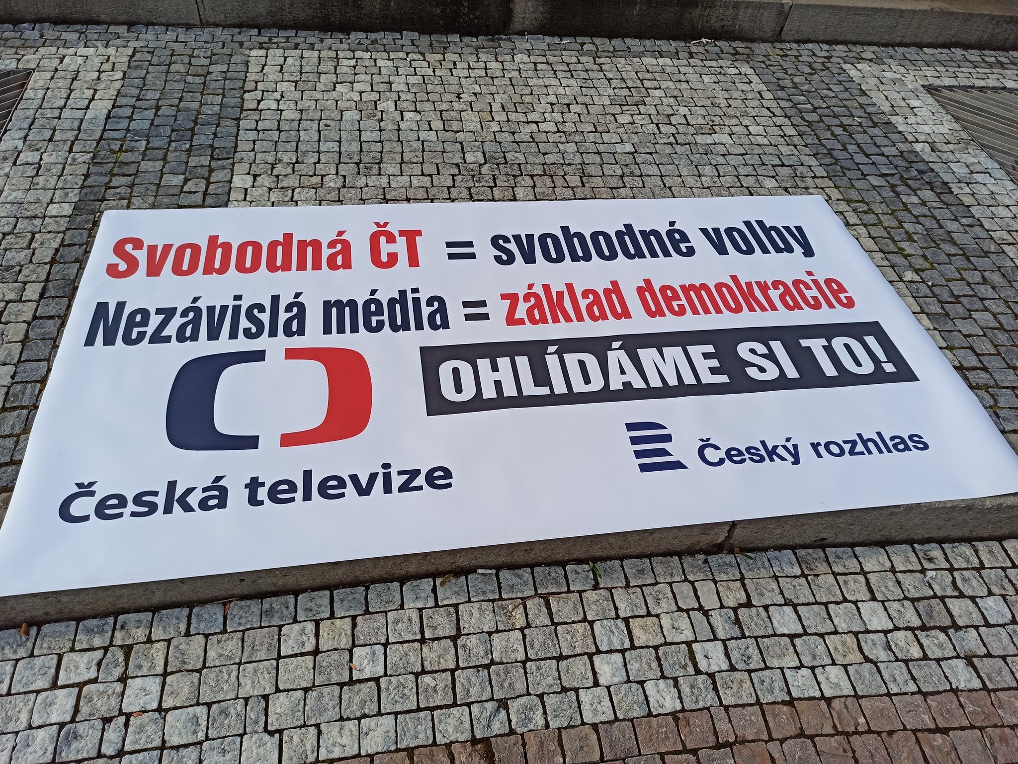 GALERIE: Pochod za nezávislost České televize v Hradci Králové