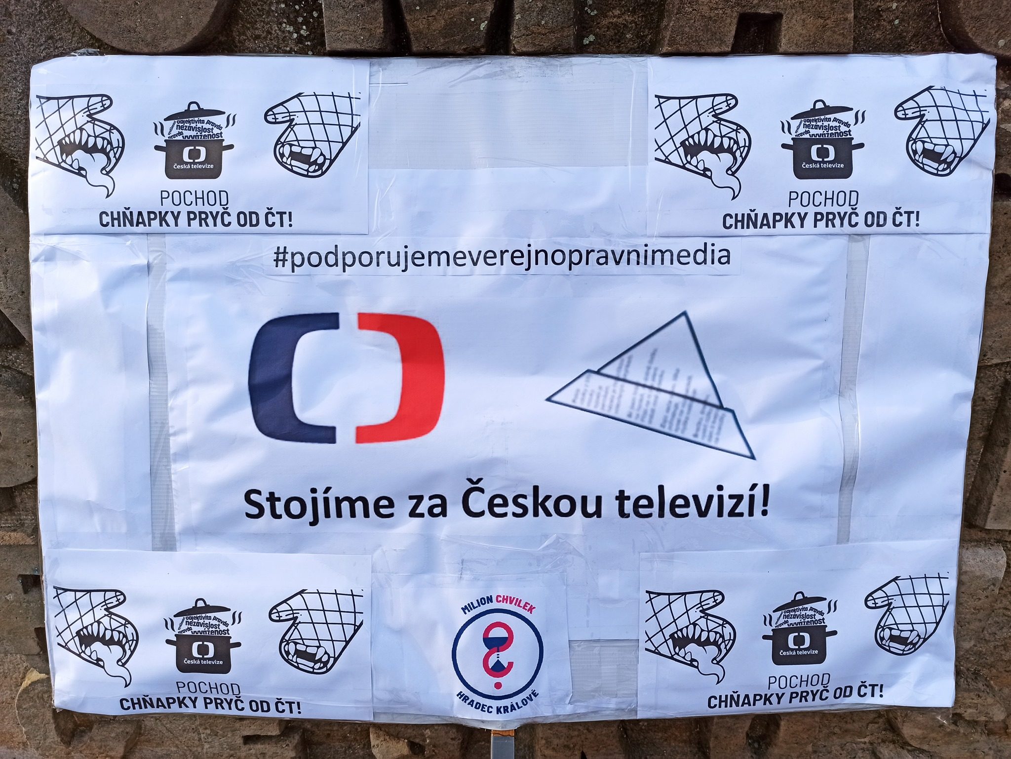 GALERIE: Pochod za nezávislost České televize v Hradci Králové