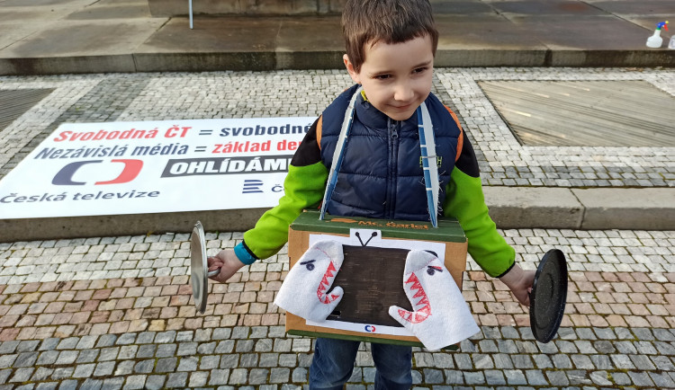 GALERIE: Pochod za nezávislost České televize v Hradci Králové