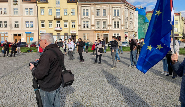 GALERIE: Demonstrace za nezávislost justice v Hradci Králové