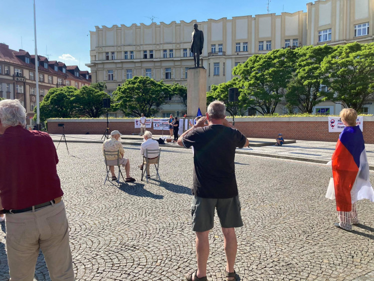 Demonstrace za nezávislost justice v Hradci Králové (8.6.2021)