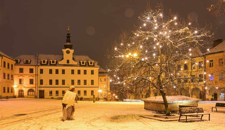 GALERIE: Vánočně osvícený Hradec Králové 2021