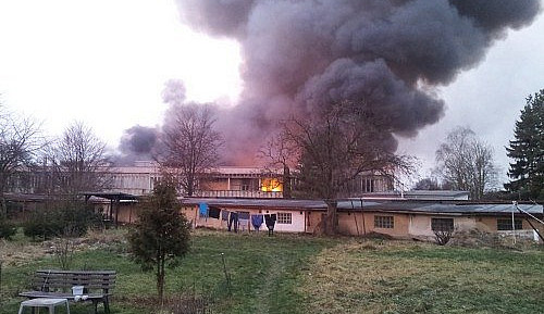GALERIE: Požár výrobní haly Mileta v Hořicích v roce 2012