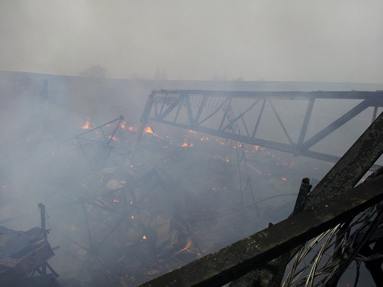 Požár výrobní haly Mileta v Hořicích v roce 2012