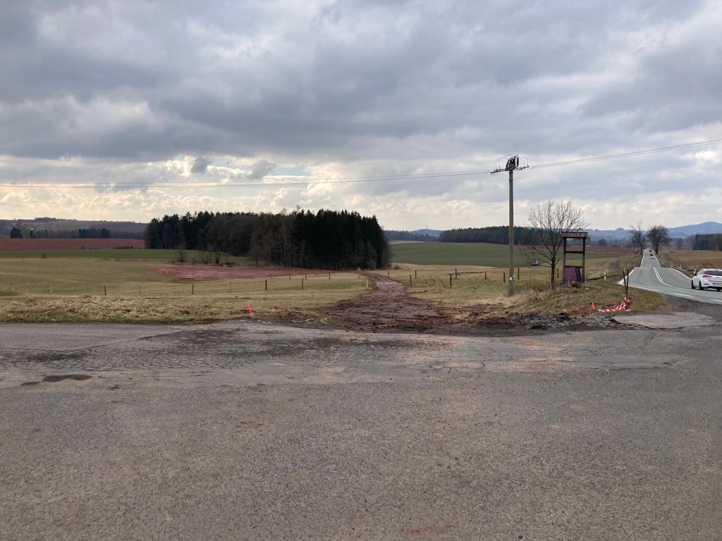 Od tohoto směru se obchvat napojí na starou silnici vedoucí do Krkonoš.