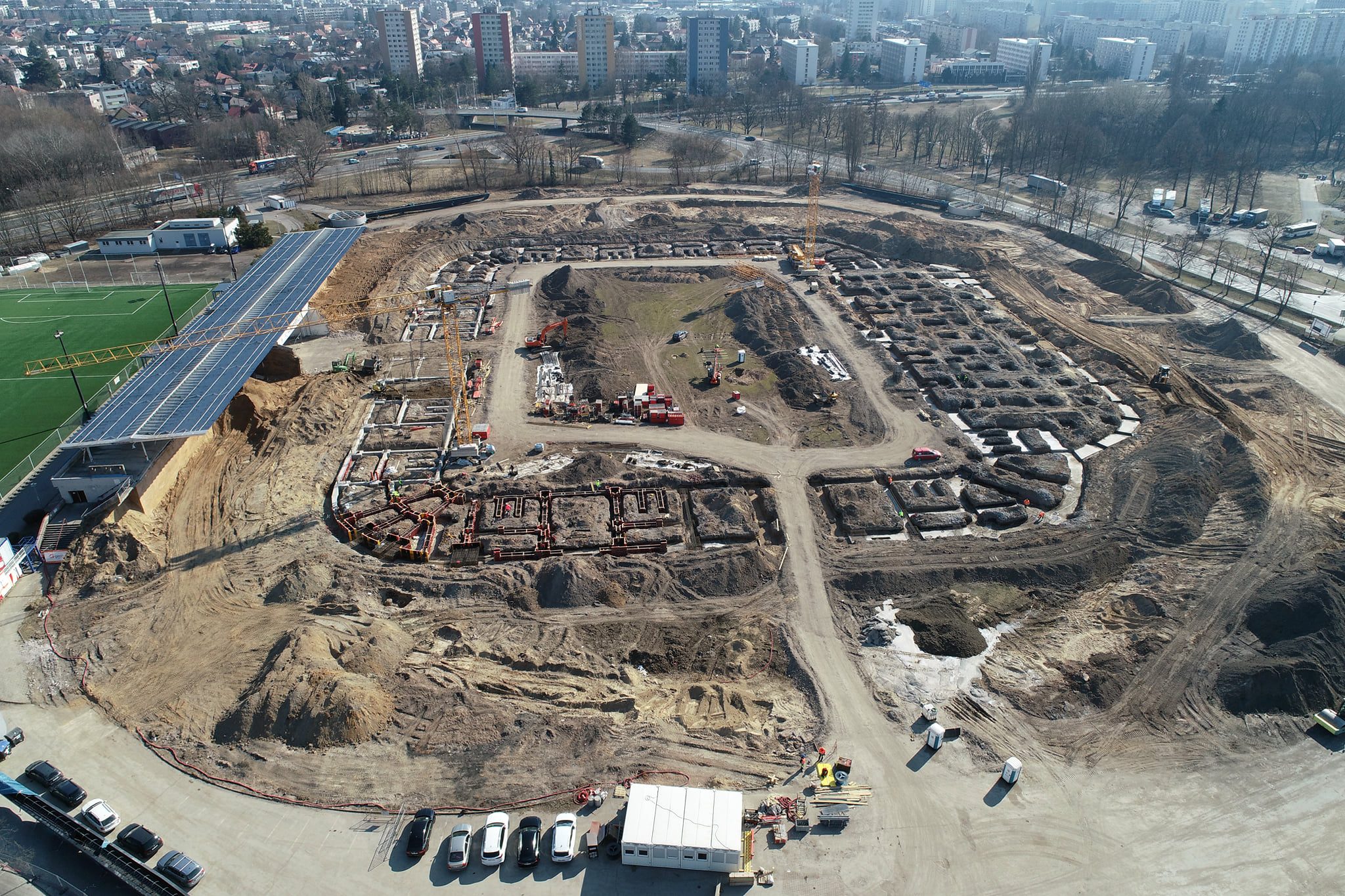 GALERIE: Stavba nového fotbalového stadionu v Hradci Králové