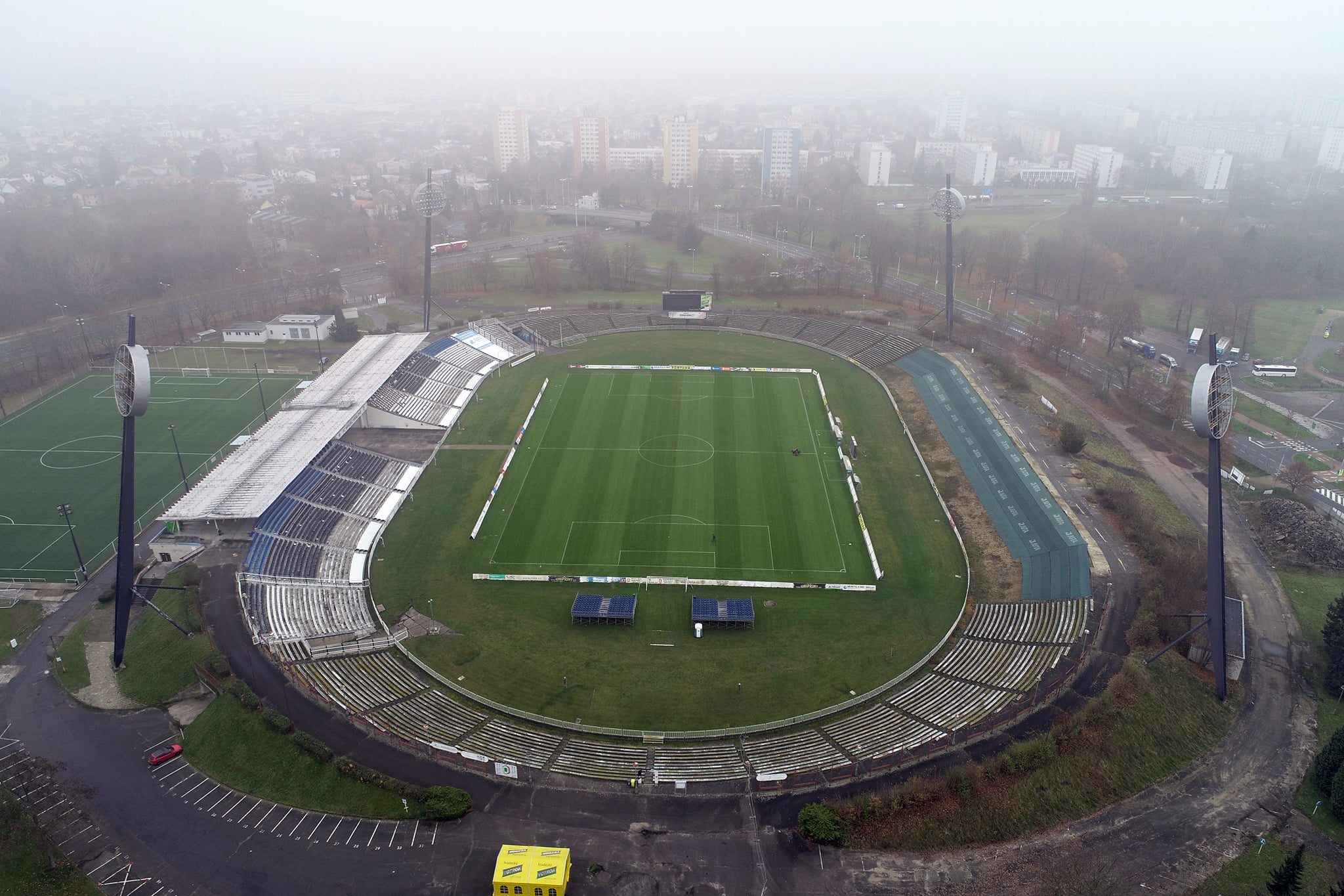 GALERIE: Stavba nového fotbalového stadionu v Hradci Králové