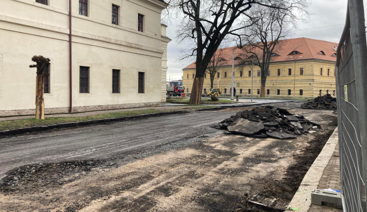 GALERIE: Rekonstrukce křižovatky Fortna v Hradci Králové