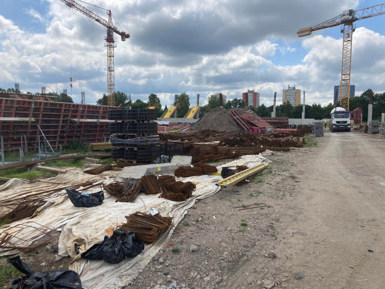 Rozestavěný fotbalový stadion v Hradci Králové