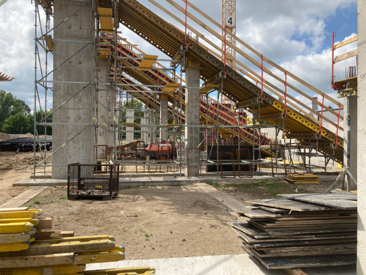 Rozestavěný fotbalový stadion v Hradci Králové