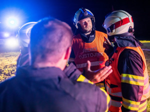 GALERIE: Požár pily v Rokytnici v Orlických horách