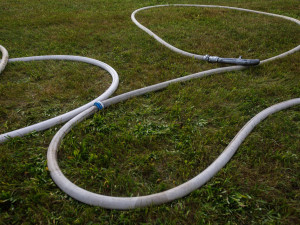 Požár ve špatně přístupném terénu na Broumovsku