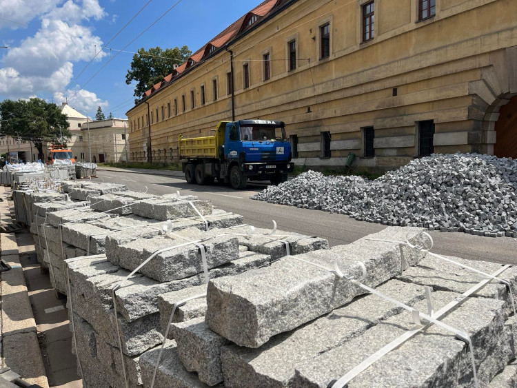  Rozestavěná křižovatka Fortna v Hradci Králové