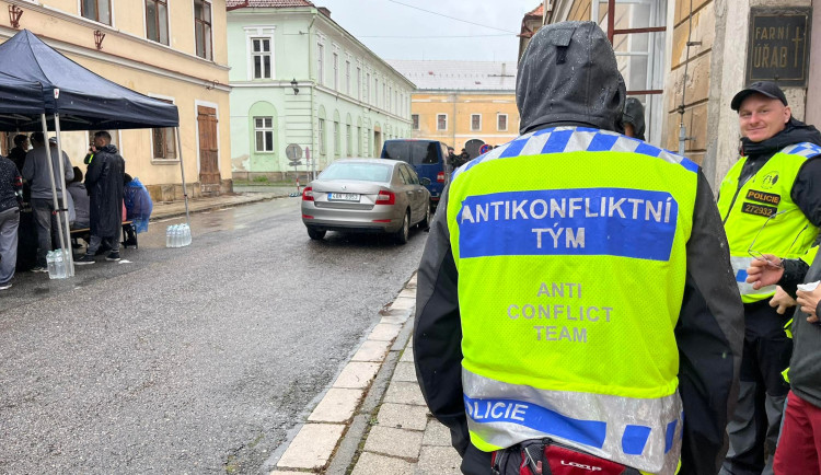 GALERIE: Policejní cvičení antikonfliktního týmu v Josefově