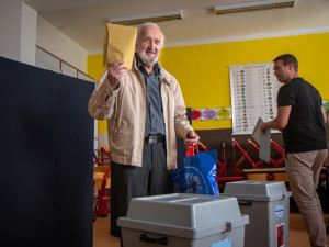 První volební den 2022