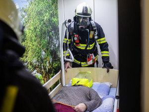 GALERIE: Cvičná evakuace seniorcentra v Hradci Králové