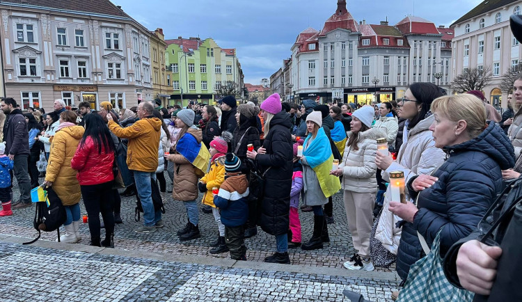 GALERIE: Uctění památky obětí války na Ukrajině v Hradci Králové