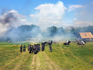 GALERIE: Bitevní ukázka k 157. výročí bitvy na Chlumu