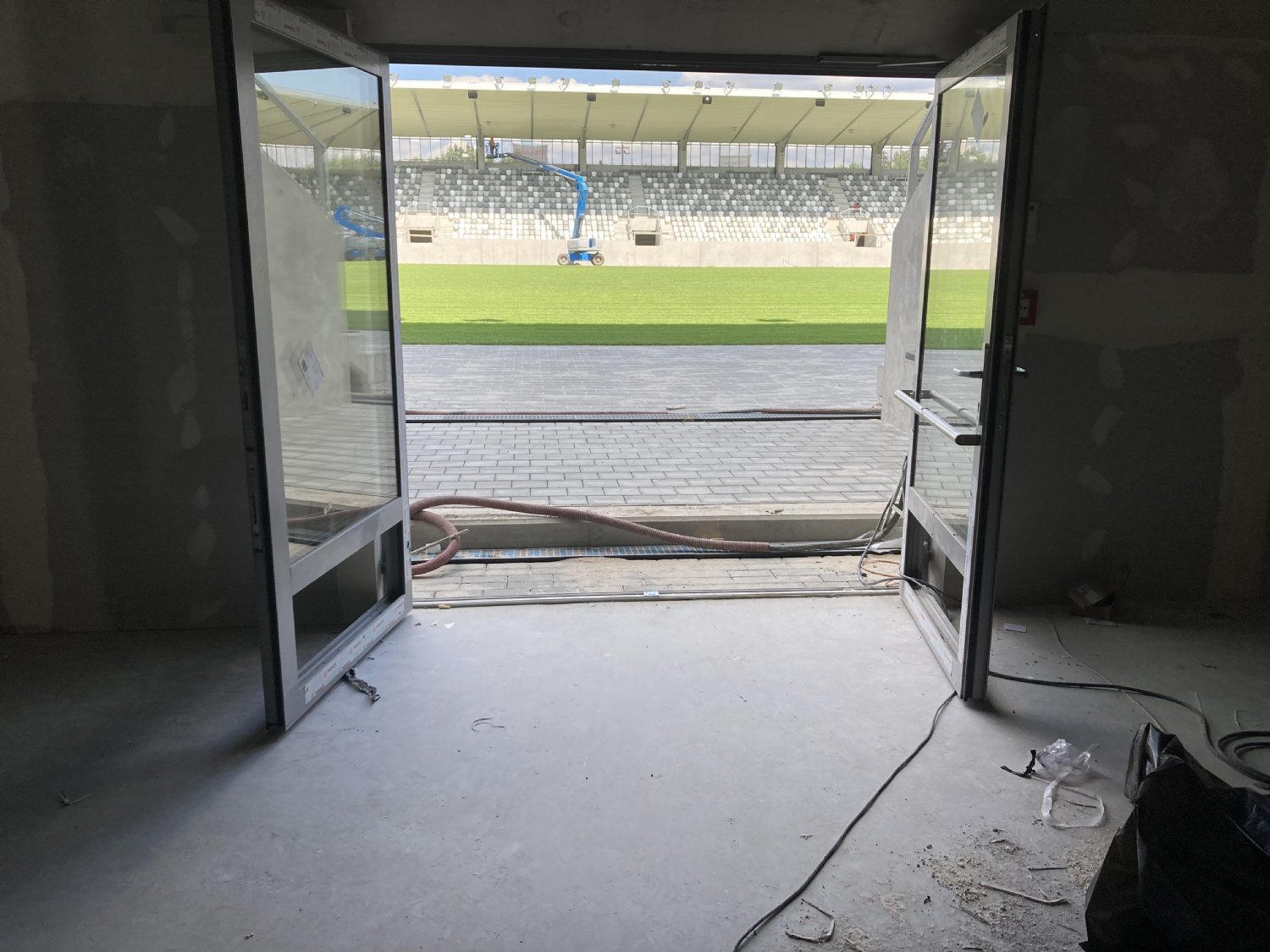 GALERIE: Stavba fotbalového stadionu v Hradci Králové (červen 2023)