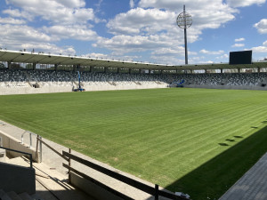 GALERIE: Stavba fotbalového stadionu v Hradci Králové (červen 2023)