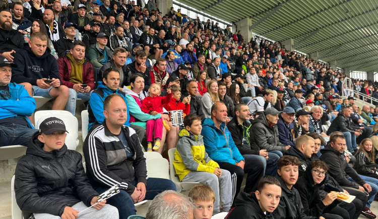 GALERIE: Hradec Králové zažil první fotbalový zápas v nové aréně.