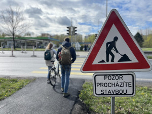GALERIE: Dopravní omezení při přestavbě hradecké Milety