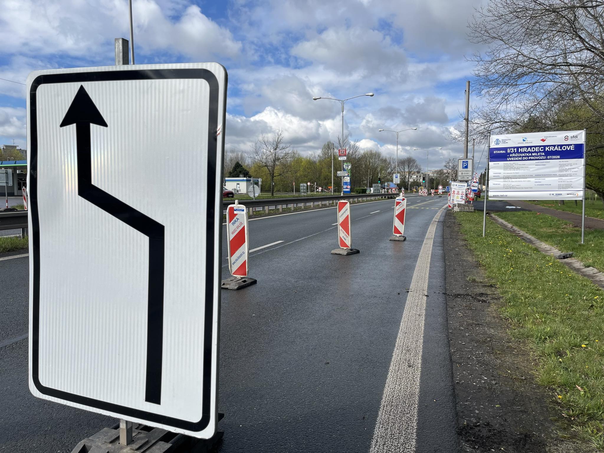 GALERIE: Dopravní omezení při přestavbě hradecké Milety