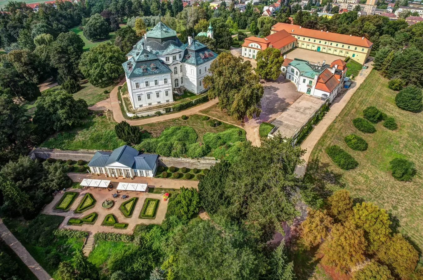 Den otevřených dveří na zámku Karlova Koruna