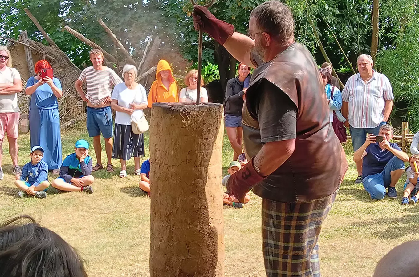 Dny živé archeologie v Archeoparku Všestary