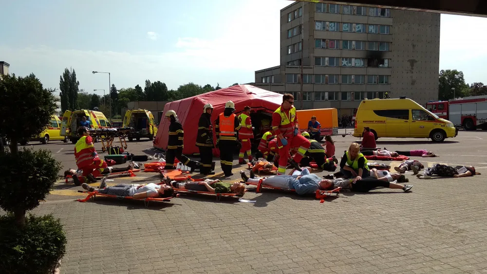 Cvičení v AldisuFOTO: Do Kongresového centra Aldis vnikli teroristé. Naštěstí jen v rámci cvičení