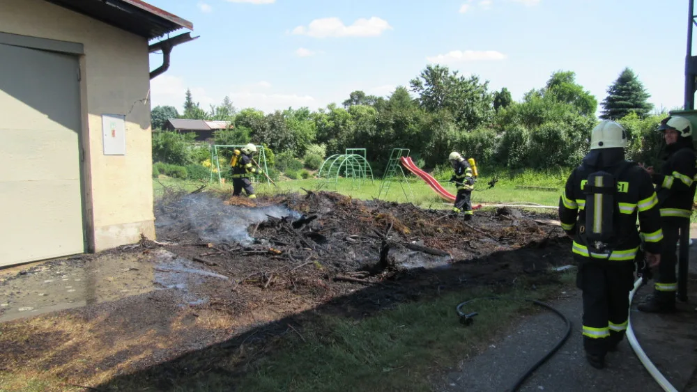 Požár v hradecké ulici Rozkvět Míru
