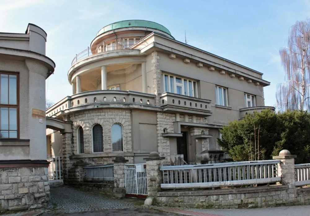 Kafkova vila s ateliérem v Červeném Kostelci