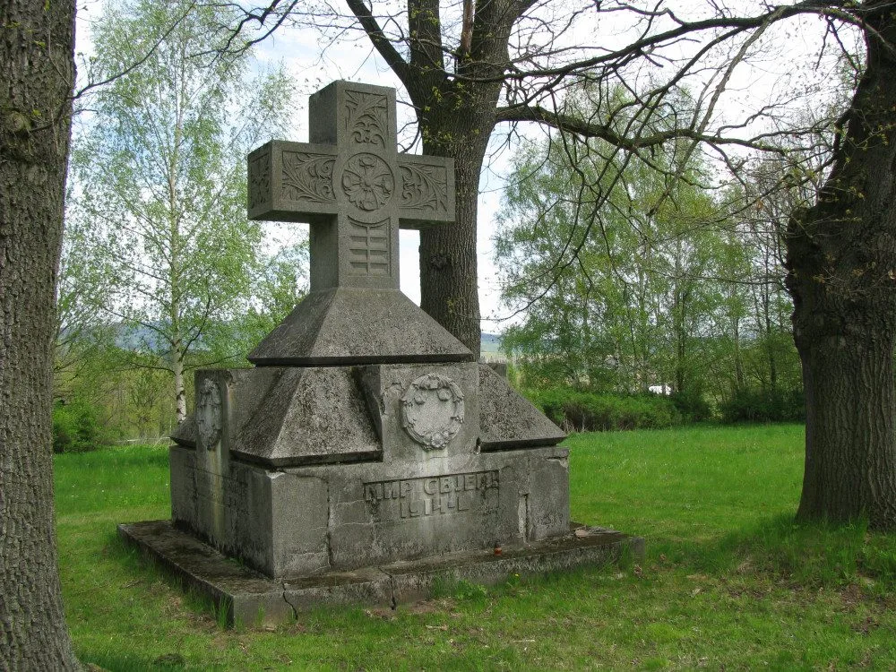 Památník obětem 1. světové války - Vojenský hřbitov (Martínkovice)
