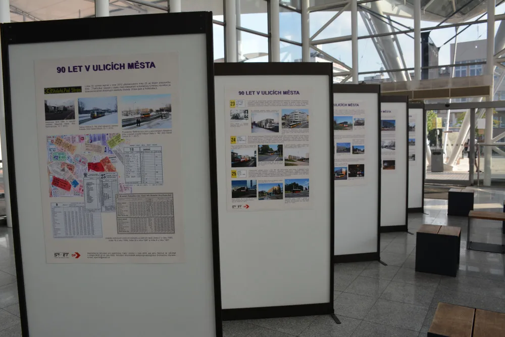 Výstava u příležitosti 90. výročí MHD v ulicích Hradce Králové