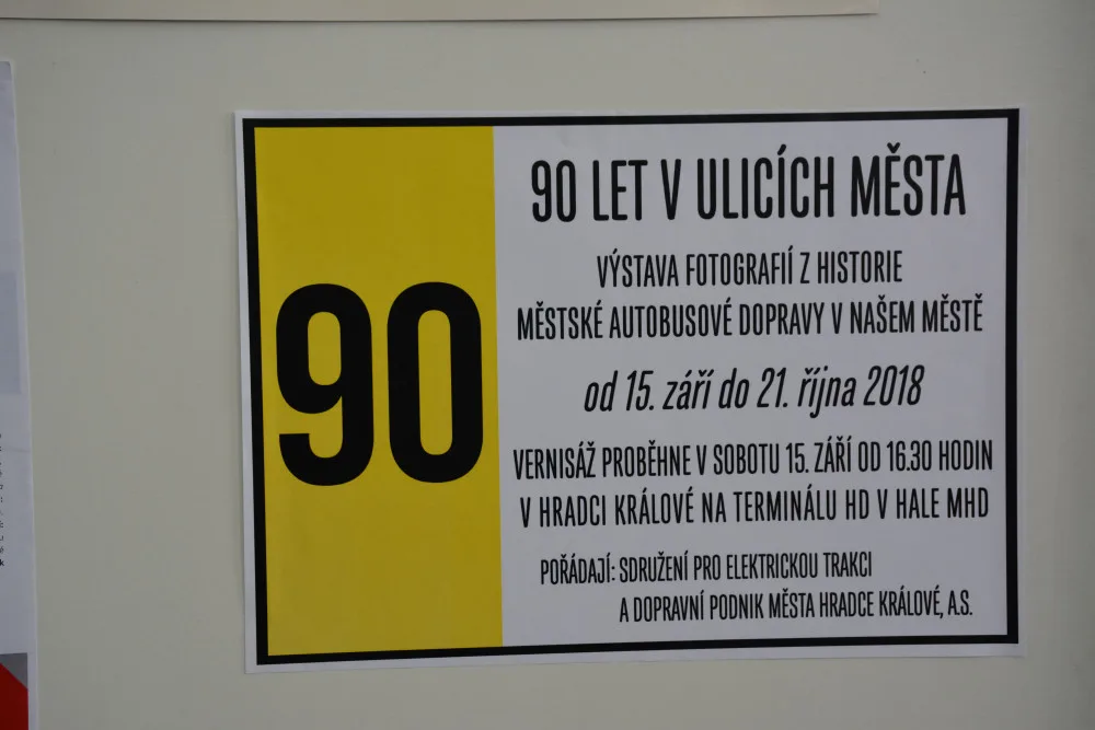 Výstava u příležitosti 90. výročí MHD v ulicích Hradce Králové