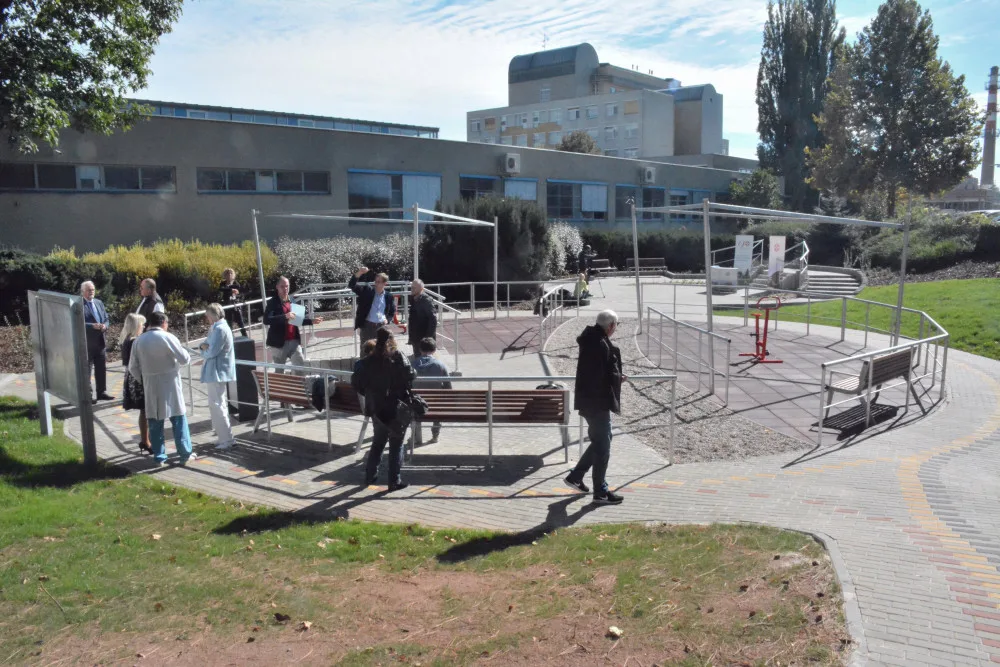 Fakultní nemocnice otevřela pro pacienty unikátní Plicní park