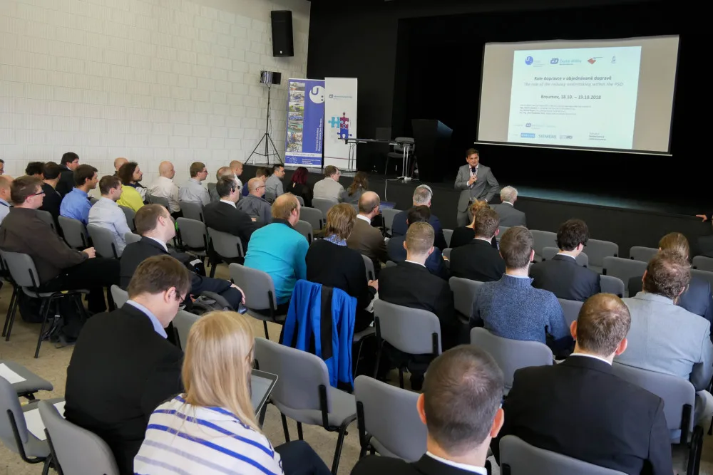 Mezinárodní dopravní konference, která se tento týden uskutečnila v konferenčním sálu broumovského kláštera.