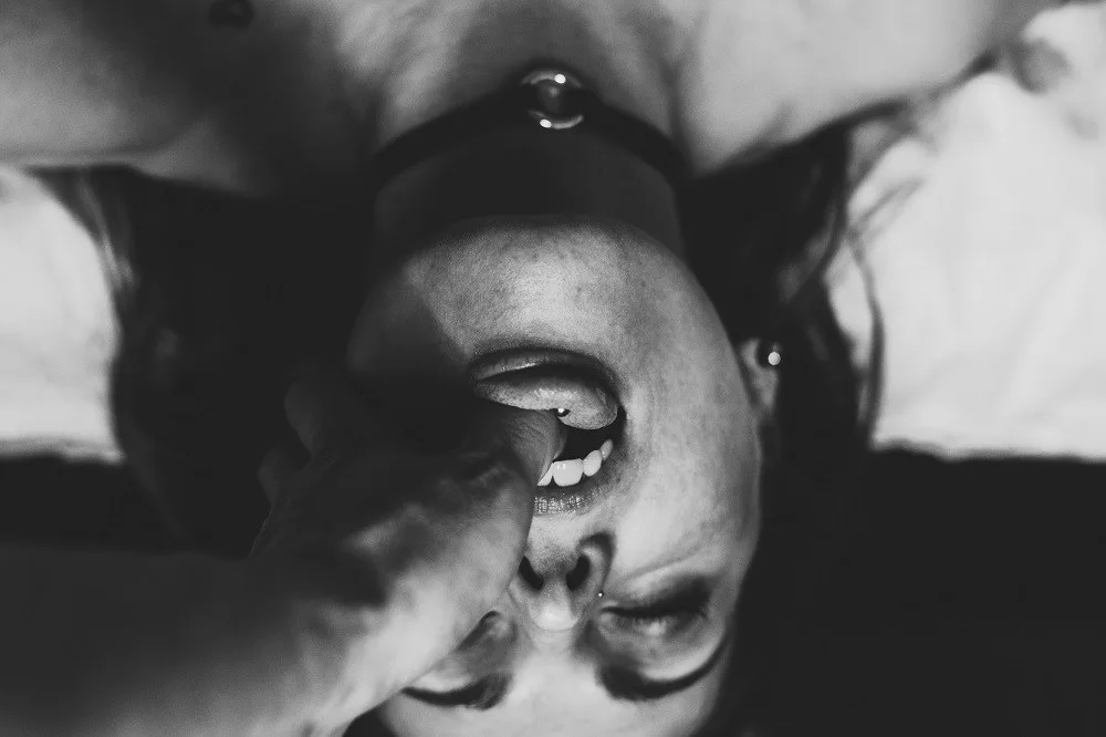 Obyčejné ženy jsou nejkrásnější. Nahá dívka u motorky je jen prodávání masa, říká mladý fotograf