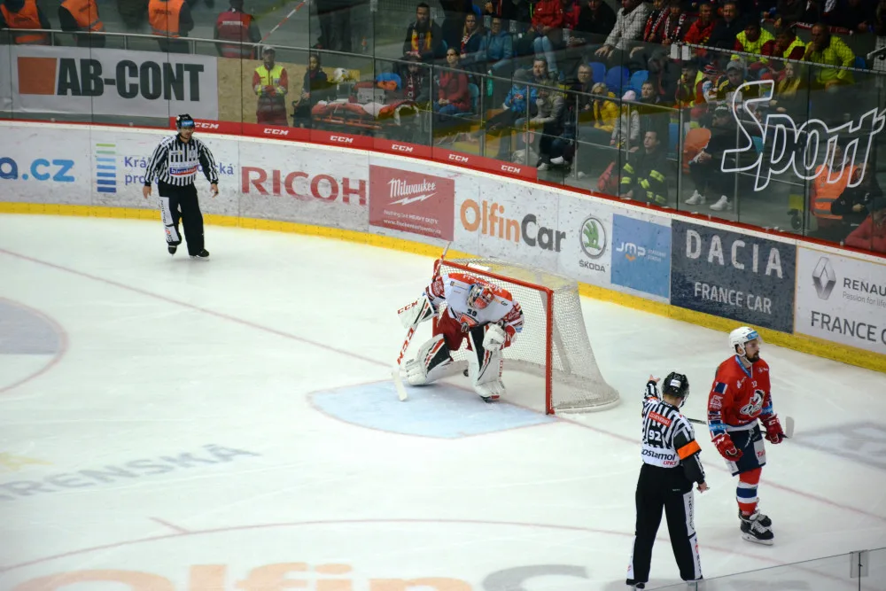 Derby ovládly Pardubice, Hradec doma v letošní sezóně poprvé padl