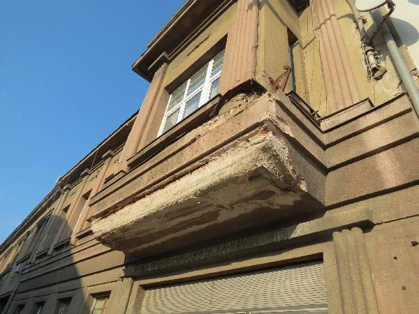 Poškozený dům